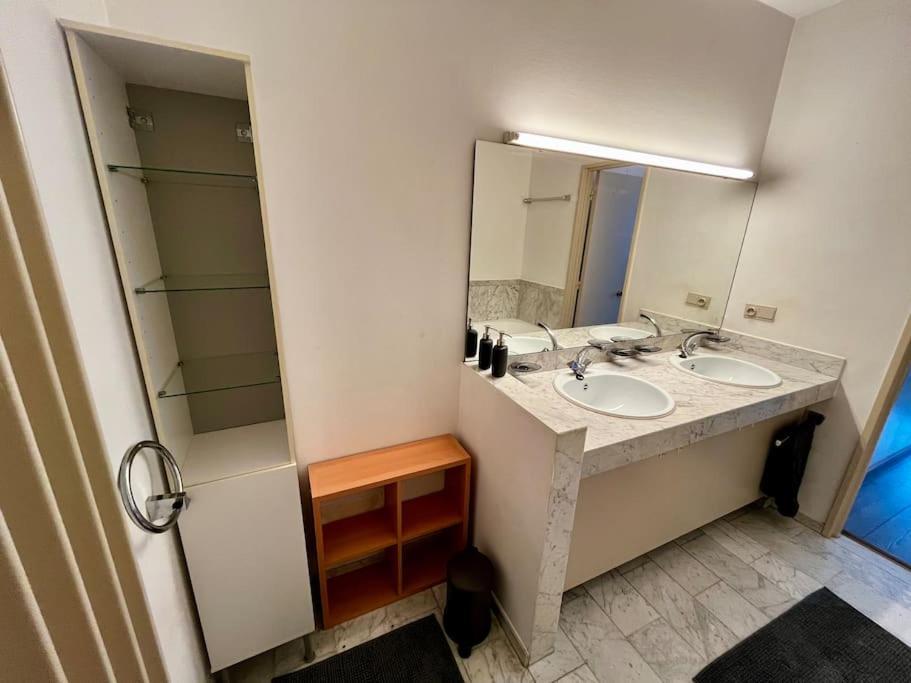 Big Apartment With Parking In Antverpy Exteriér fotografie
