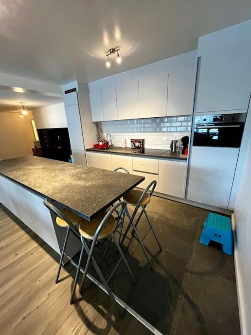 Big Apartment With Parking In Antverpy Exteriér fotografie